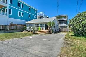 Bright Carolina Beach Cottage w/ Yard & Grill