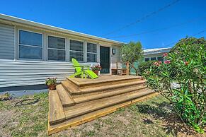 Bright Carolina Beach Cottage w/ Yard & Grill