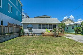 Bright Carolina Beach Cottage w/ Yard & Grill