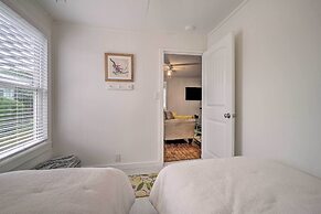 Bright Carolina Beach Cottage w/ Yard & Grill