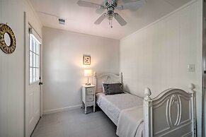 Bright Carolina Beach Cottage w/ Yard & Grill