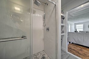 Bright Carolina Beach Cottage w/ Yard & Grill