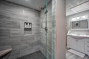 Private Eureka Springs Retreat w/ Hot Tub!