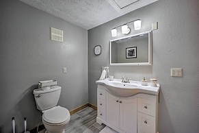 Private Eureka Springs Retreat w/ Hot Tub!