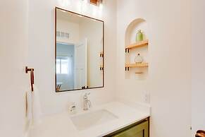 Centrally Located Studio 3 Mi From Downtown!