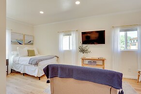 Centrally Located Studio 3 Mi From Downtown!