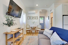 Centrally Located Studio 3 Mi From Downtown!