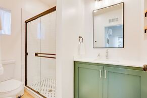 Centrally Located Studio 3 Mi From Downtown!