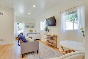 Centrally Located Studio 3 Mi From Downtown!