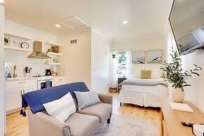 Centrally Located Studio 3 Mi From Downtown!