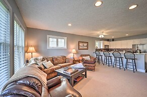 6 Mi to Skiing: Mtn-view Condo in Seven Devils