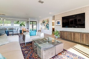 Luxe Mid-century Austin Home w/ Canyon Views