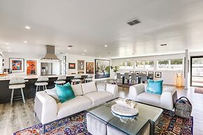 Luxe Mid-century Austin Home w/ Canyon Views