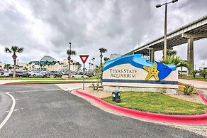 Breezy Beachfront Condo in Heart of Corpus Christi