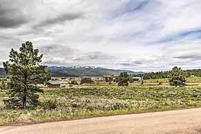 Mountain-view Angel Fire Condo: Walk to Skiing