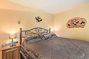 Mountain-view Angel Fire Condo: Walk to Skiing