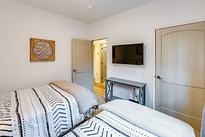 Convenient Fairbanks Guest Suite w/ Grill!