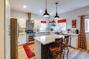 Convenient Fairbanks Guest Suite w/ Grill!