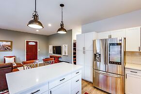 Convenient Fairbanks Guest Suite w/ Grill!