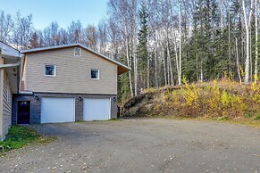Convenient Fairbanks Guest Suite w/ Grill!