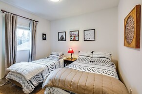 Convenient Fairbanks Guest Suite w/ Grill!