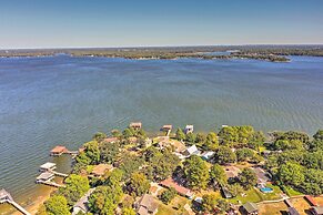 Lakefront Family Home, Recently Renovated!