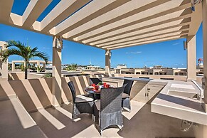 Playa del Carmen Beachfront Condo w/ Pool Access!