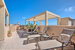 Playa del Carmen Beachfront Condo w/ Pool Access!