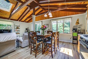 Breathtaking Newbury Cottage w/ Deck on Chalk Pond