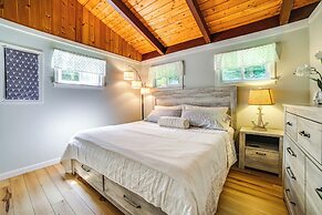 Breathtaking Newbury Cottage w/ Deck on Chalk Pond