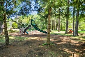 Breathtaking Newbury Cottage w/ Deck on Chalk Pond