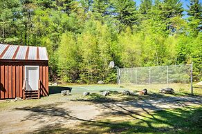 Breathtaking Newbury Cottage w/ Deck on Chalk Pond