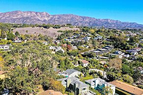 Cozy Cali Condo, Walk to Summerland Beach!