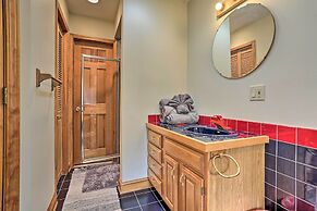 Unique Catskills Hideaway - Walk to Lake Jeff