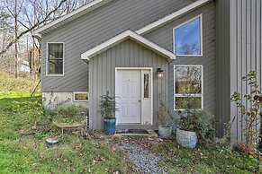 Unique Catskills Hideaway - Walk to Lake Jeff