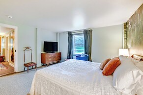 Renovated Catskills Farmhouse w/ Game Room!