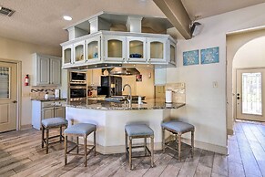Waterfront Family Home w/ Patio in Hitchcock