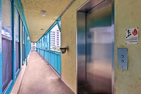 Vibrant Gulf Shores Getaway w/ Pool & Beach Access