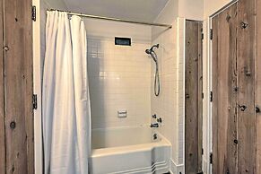 Amazing Historic Home w/ Stunning Mountain Views!