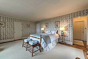 Amazing Historic Home w/ Stunning Mountain Views!