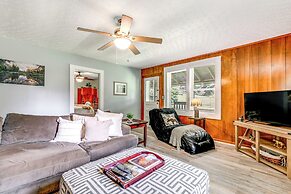 2 Mi to Ski Sapphire: Pet-friendly Cashiers Cabin