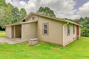 2 Mi to Ski Sapphire: Pet-friendly Cashiers Cabin