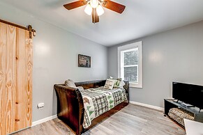 2 Mi to Ski Sapphire: Pet-friendly Cashiers Cabin