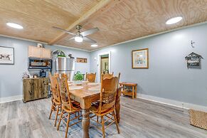2 Mi to Ski Sapphire: Pet-friendly Cashiers Cabin