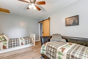 2 Mi to Ski Sapphire: Pet-friendly Cashiers Cabin