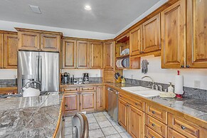 Expansive Edwards Condo on Main Street w/ Views!