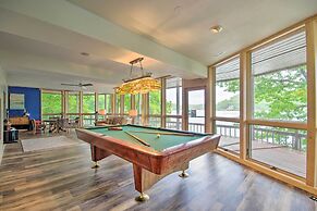 House on Lake of the Ozarks w/ Dock & Pool Table!