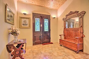 House on Lake of the Ozarks w/ Dock & Pool Table!