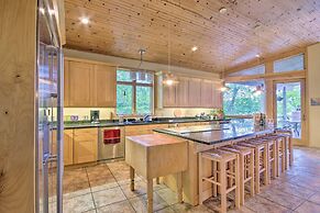 House on Lake of the Ozarks w/ Dock & Pool Table!