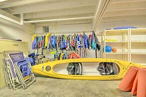 House on Lake of the Ozarks w/ Dock & Pool Table!